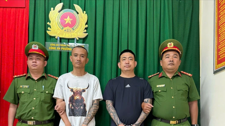 Bắt tạm giam 2 người đi xe bán tải chửi bới, hành hung người đi xe máy ở Bình Tân