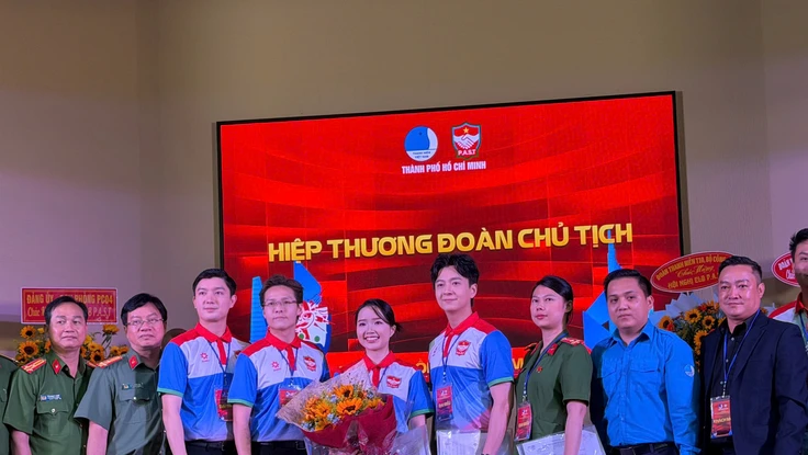 Ca sĩ Ngô Kiến Huy làm Phó Chủ nhiệm Câu lạc bộ Tình nguyện Vì bình yên Thành phố