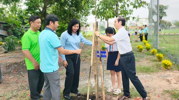 TP.HCM: Xã Vĩnh Lộc khánh thành Công viên Đoàn kết và 2 tuyến hẻm khang trang