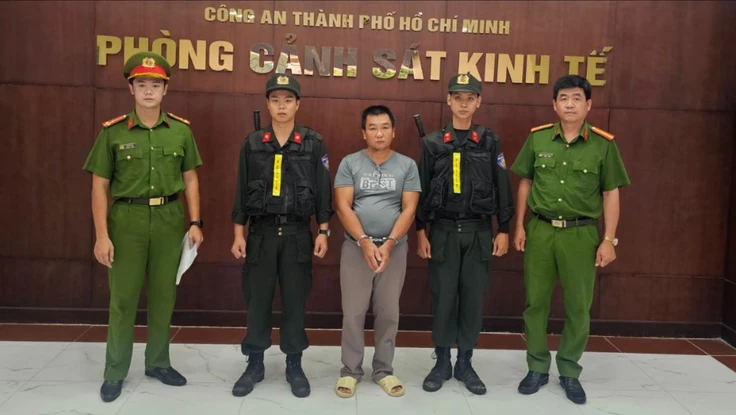 Video Công an TP.HCM khởi tố người đàn ông nuôi chim công