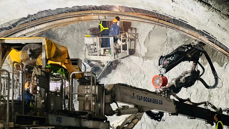 Xuyên dãy Bình Đê, đưa cao tốc Quảng Ngãi-Hoài Nhơn về đích