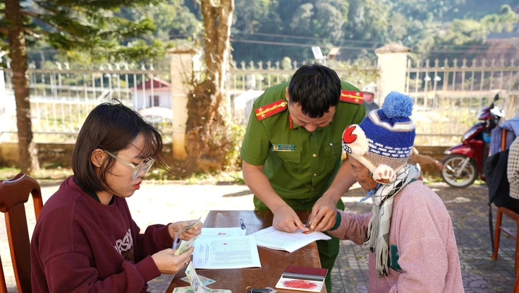 Hơn 178.000 người dân Quảng Ngãi được nhận quà Tết của Đảng, Nhà nước