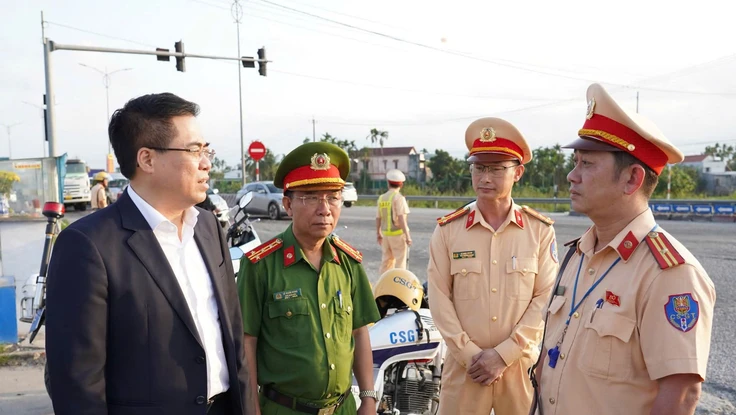 Chủ tịch tỉnh Quảng Ngãi yêu cầu siết kiểm tra xe khách, xử lý nghiêm vi phạm nồng độ cồn