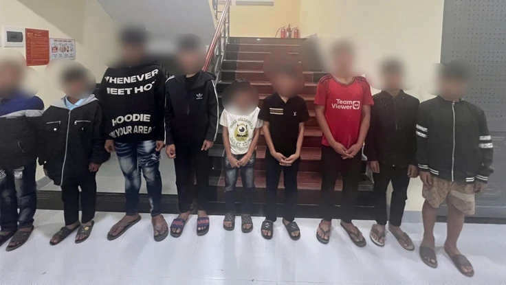 10 thanh thiếu niên rủ nhau đi trộm 4 lượng vàng