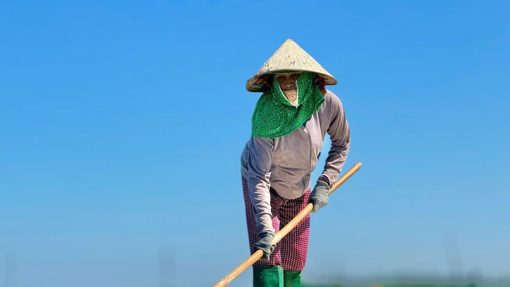 Giá muối Sa Huỳnh lập đỉnh, diêm dân vui hơn tết