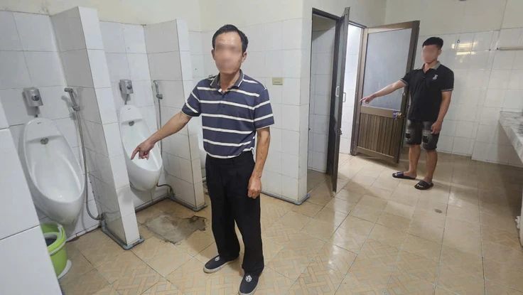 Ném hơn nửa kg vàng vào thùng đựng cây lau nhà ở cửa khẩu Bờ Y