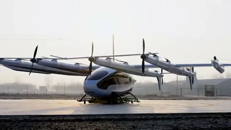 Trung Quốc ra mắt ô tô bay lớn nhất thế giới 