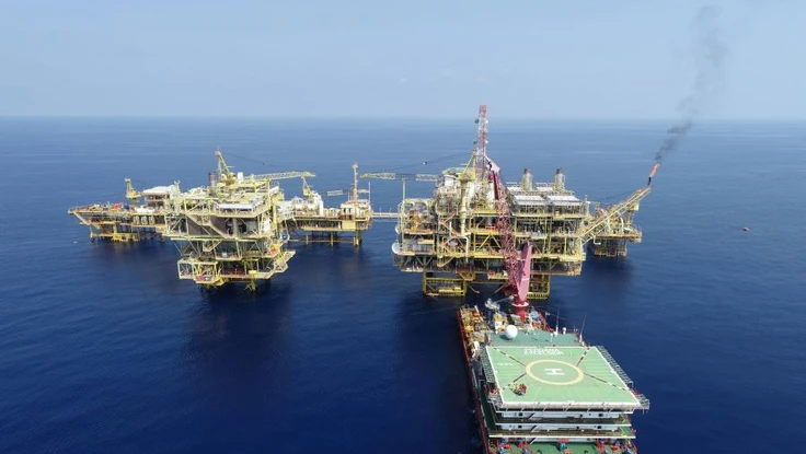 Giá dầu, vàng đồng loạt nổi sóng trước xung đột tại Trung Đông