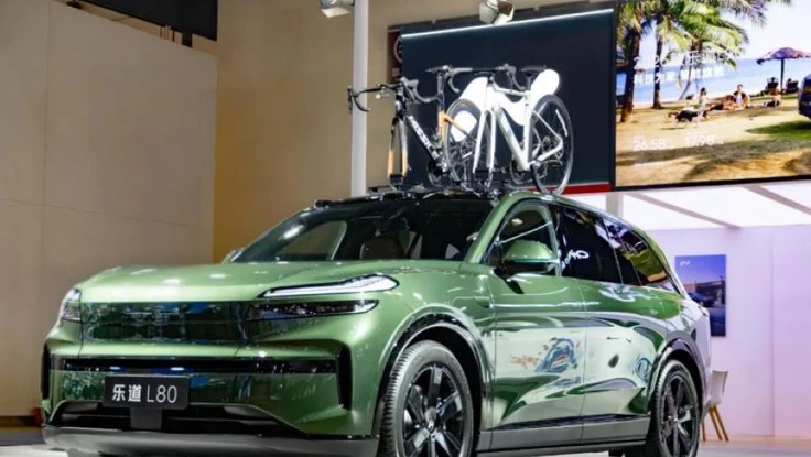 Người dùng sẽ thích chiếc ô tô không tốn xăng với giá 4 chiếc xe máy Honda SH