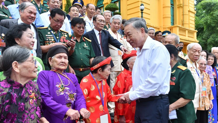 Cụ thể 14 nhóm người có công được nhận quà của Đảng, Nhà nước