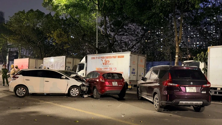 Tài xế tông liên hoàn 5 ô tô và 3 xe máy ở Hà Nội vi phạm nồng độ cồn