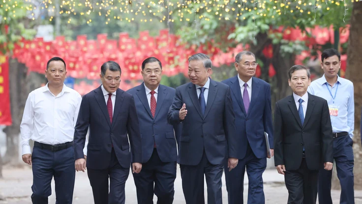 Tổng Bí thư Tô Lâm tham dự bỏ phiếu bầu cử tại phường Ba Đình