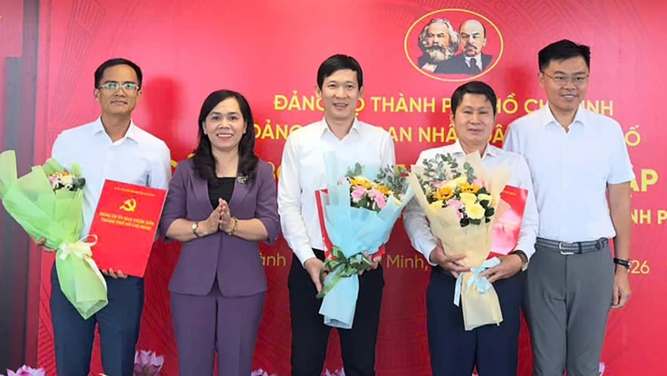 Công bố quyết định thành lập chi bộ cơ quan điều hành Trung tâm tài chính quốc tế tại TP.HCM