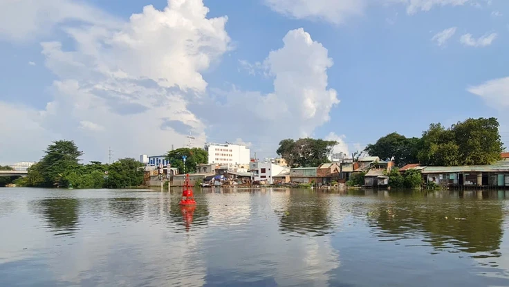 TP.HCM sẽ tháo dỡ 108 trường hợp xây dựng, san lấp lấn chiếm sông, kênh rạch