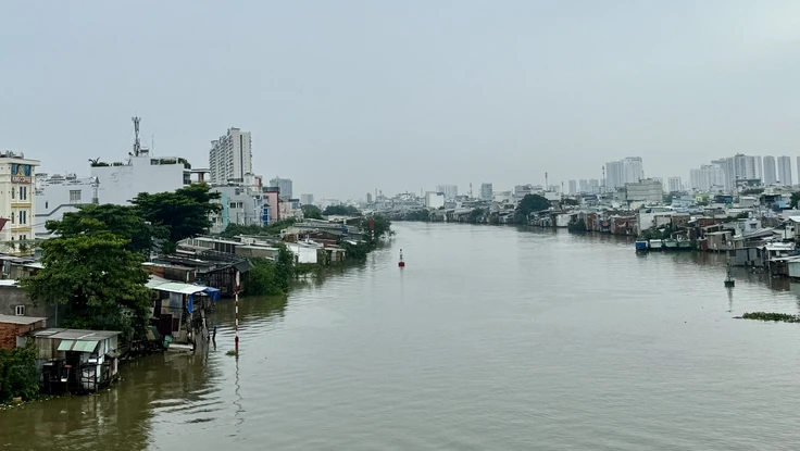 TP.HCM: Tỉ lệ nhà ven kênh xây dựng không phép ở mức cao