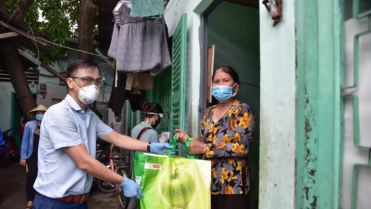 TP.HCM: Hơn 7.000 ‘giỏ quà nghĩa tình’ đã đến tay người được nhận