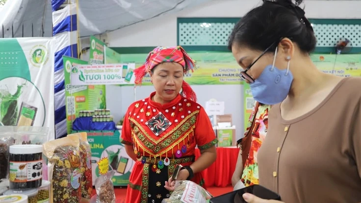 Thị trường Tết Bính Ngọ: Đặc sản vùng miền lên ngôi 