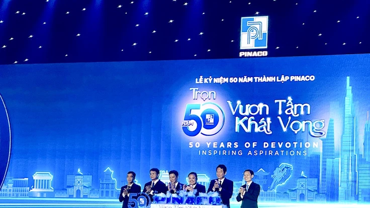 PINACO đánh dấu mốc 50 năm bằng dòng ắc quy xanh S76 sạc siêu tốc