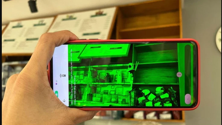 Thiết bị phát hiện camera quay lén đang cháy hàng