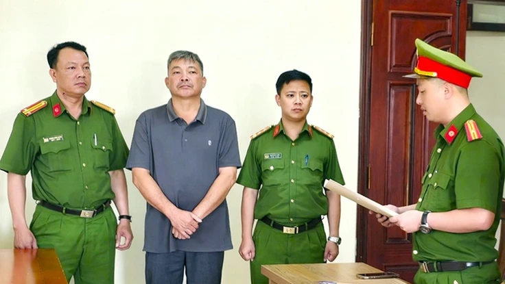 Hé lộ kịch bản bảo kê cát lậu khó tin khi phát mãi tang vật vụ án