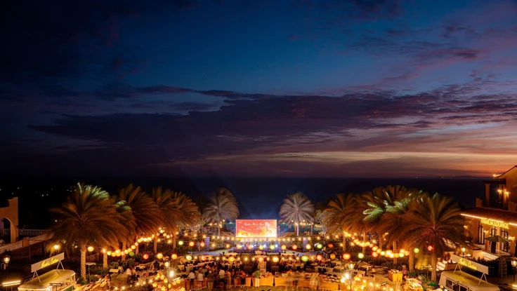 Du khách Campuchia đổ bộ Mũi Né: Thị trường tỉ đô đang thức giấc