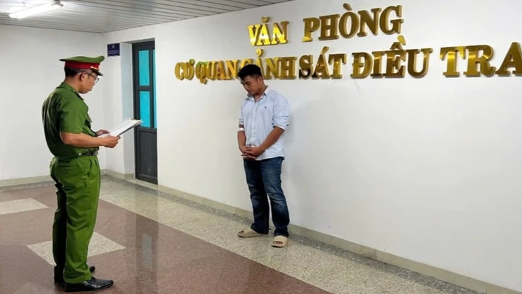 Tài xế xe bán tải đẩy xe máy gần 1 km có nồng độ cồn 123,86 mg/dL