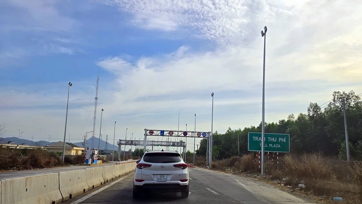 Sẽ thu phí 5 tuyến cao tốc đầu tư công từ 0 giờ ngày 2-3