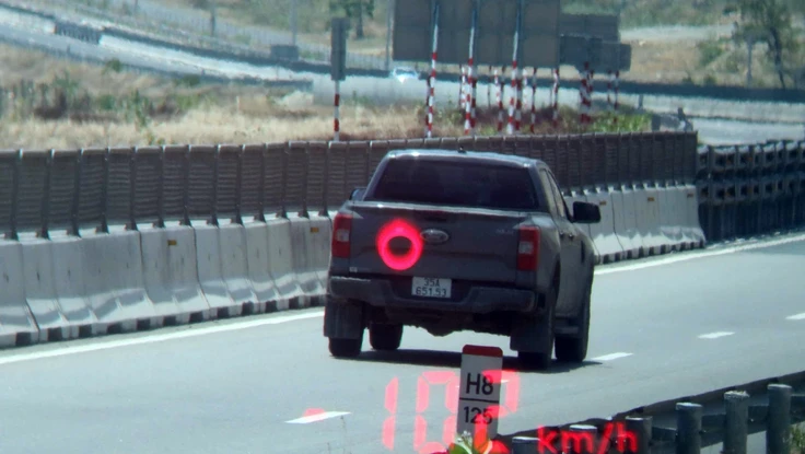 CSGT mật phục, phủ kín camera giám sát để xử lý vi phạm tốc độ trên cao tốc