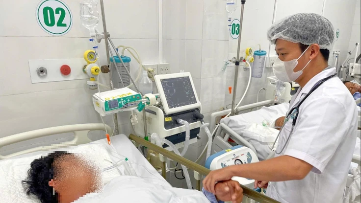 Gần 24 giờ giành giật sự sống cho hai anh em ruột hôn mê dưới hầm cá