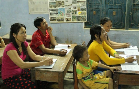 Lớp học “đặc biệt” bên phá Tam Giang