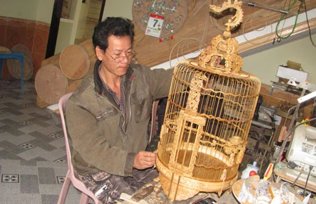 Tài hoa trong nghề làm lồng chim