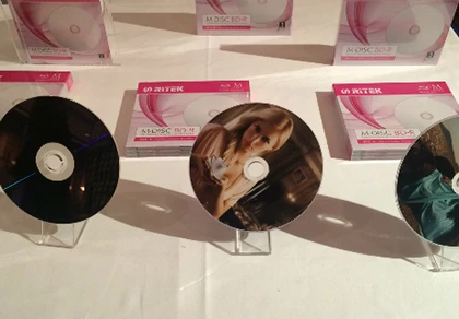 Đĩa lưu dữ liệu nghìn năm ra mắt tại Việt Nam