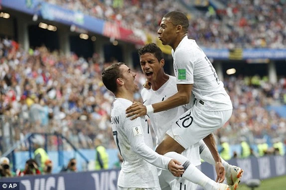 Uruguay không Cavani vô hại,Pháp dễ dàng vào bán kết World Cup