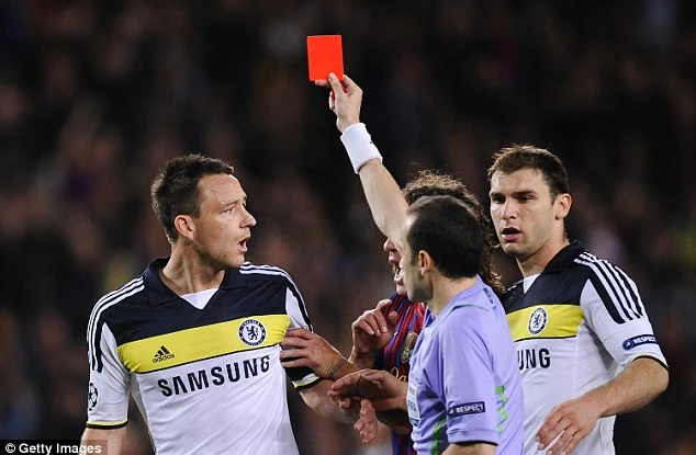 Người Anh lo sợ trọng tài bắt chính trận bán kết với Croatia