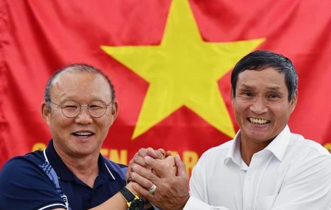 Sau HLV Park Hang-seo, HLV Mai Đức Chung nhận danh hiệu vinh danh Fair Play