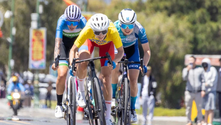 Komina Marina giành cú đúp áo vàng và áo đỏ