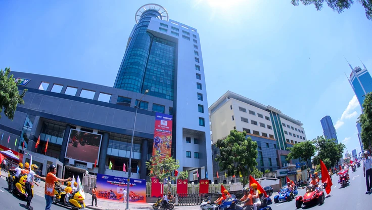 13 ngoại binh đổ bộ, kích hoạt cuộc đua khốc liệt nhất lịch sử