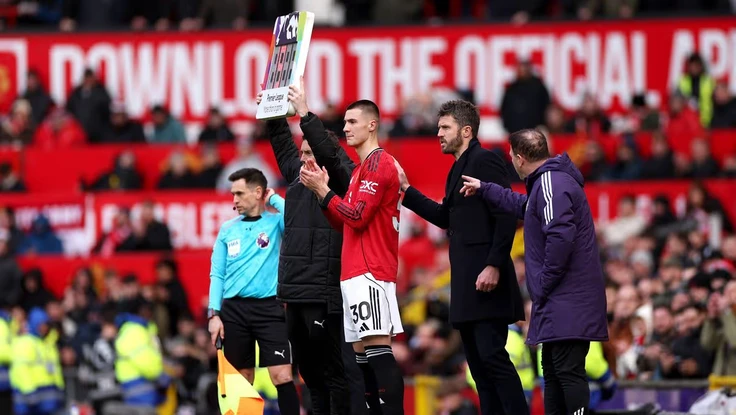 Sesko không hài lòng với tên gọi tại MU