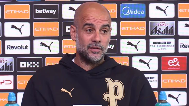 Pep Guardiola đáp trả Rooney về hành động quá lố của Man City