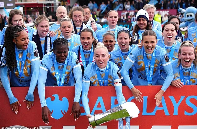 Man City giành chức vô địch Super League đầu tiên sau một thập kỷ