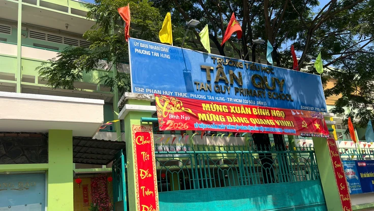 Nghi vấn thịt hết hạn vào trường học: Trường cho ngừng bữa ăn bán trú