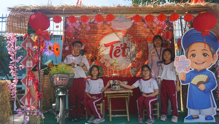 Học sinh TP.HCM trải nghiệm Tết ba miền ngay tại sân trường