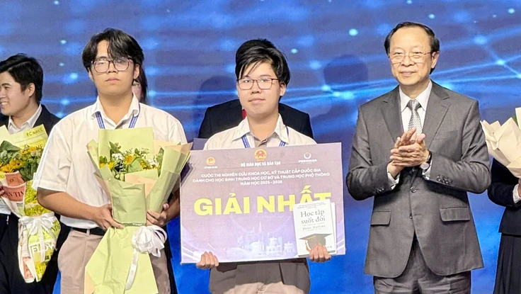 Học sinh chuyên Lê Hồng Phong đạt giải Nhất nghiên cứu khoa học cấp quốc gia