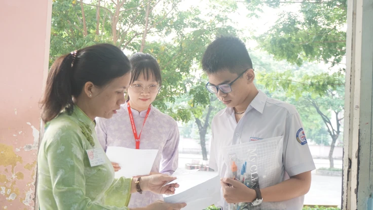 Điểm chuẩn lớp 10 chuyên năm 2026: Nhiều lớp lấy điểm cao kỷ lục