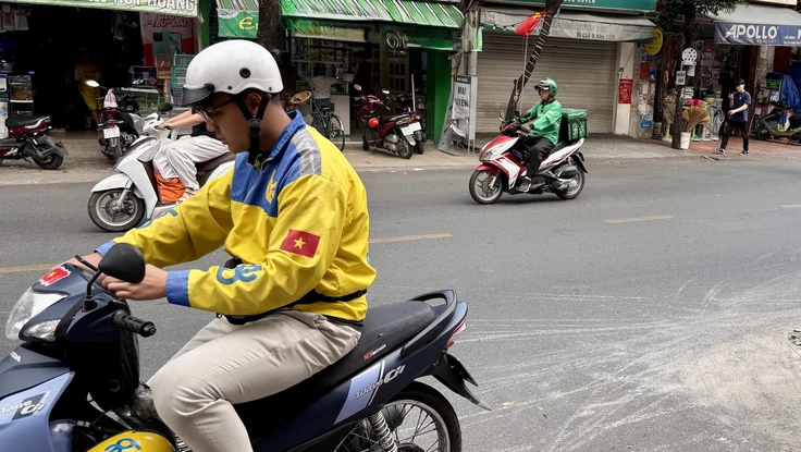 Cần cơ chế rõ ràng để tài xế xe công nghệ được đóng bảo hiểm