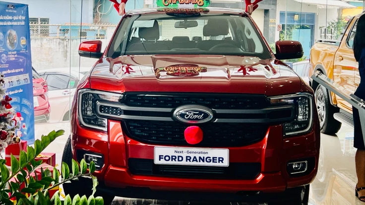 Nghịch lý Hilux và Ranger: Cuộc hoán đổi ngôi vương bán tải giữa 'cơn lốc' điện hóa