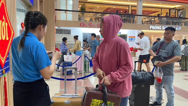 60 hành khách bị trễ tàu hỏa vì kẹt xe, phải mua lại vé mới