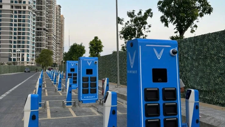 VinFast Viper gây chú ý với thiết kế thể thao, đổi pin nhanh, người dùng đổ xô đặt cọc trước 15-3