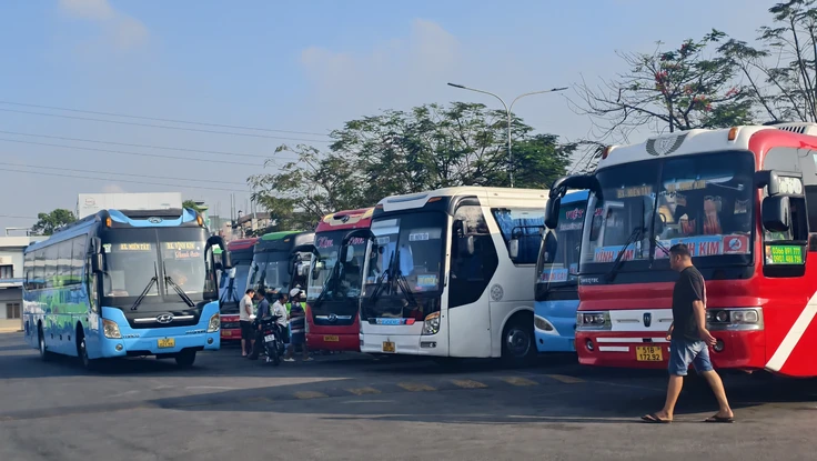 Sở Xây dựng TP.HCM đề xuất miễn giảm phí sử dụng đường bộ cho xe khách