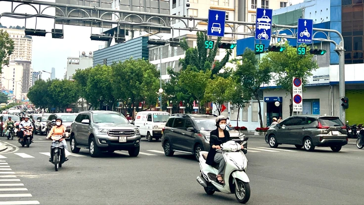 TP.HCM thu phí ô tô vào trung tâm: Làm sao để người dân đồng thuận?